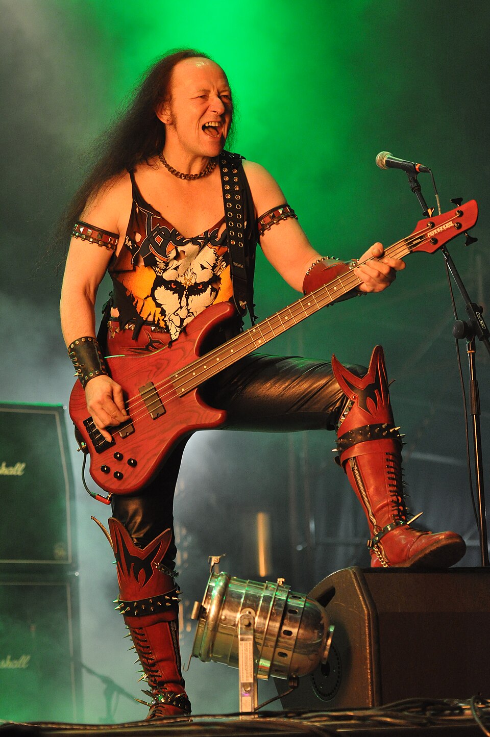Cronos en el escenario con Venom en 2013